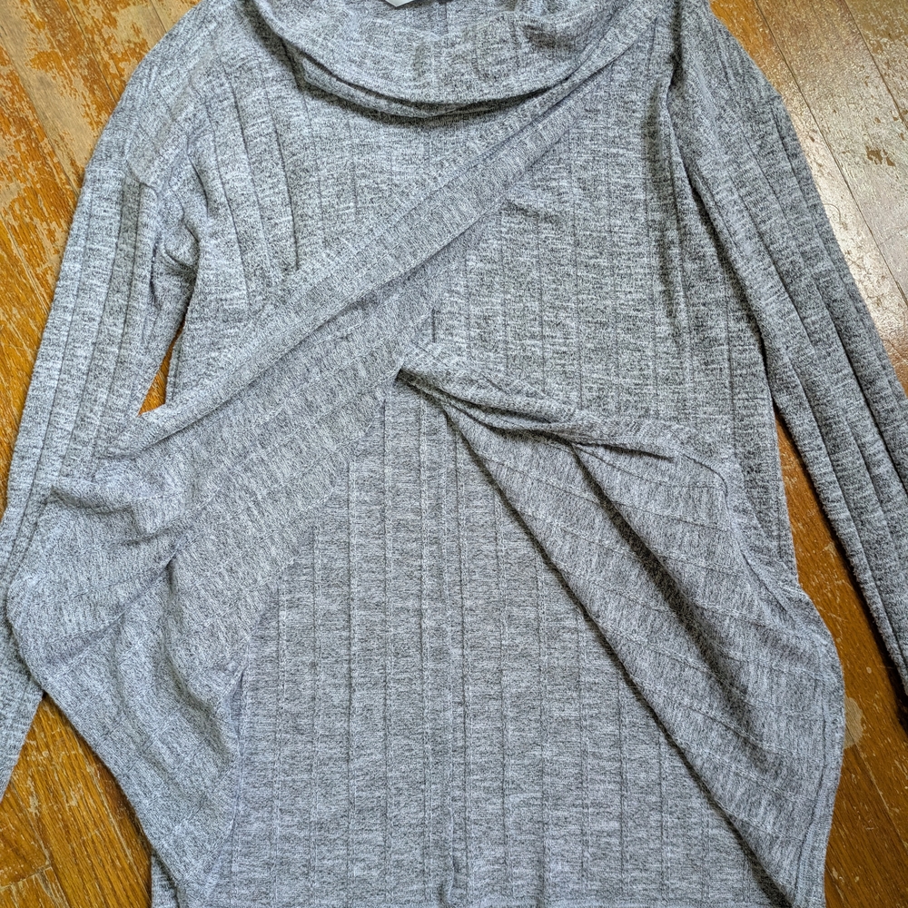 Gray Ribbed Knit Sweater - Picture 3 of 5